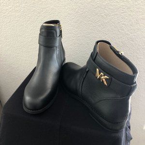 Michael Kors Jilly Flat Ankle booties Size 6.5